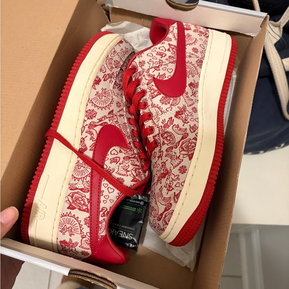 Nike Air Force Valentine